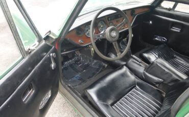 Triumph-gt6-1972-green-4