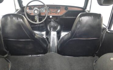 Triumph-gt6-1972-green-5