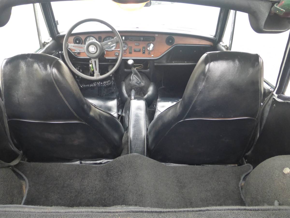 Triumph-gt6-1972-green-5