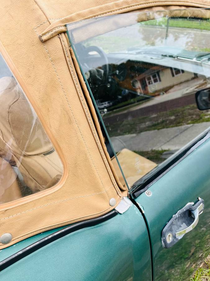 Triumph-spitfire-1500-1977-green-18