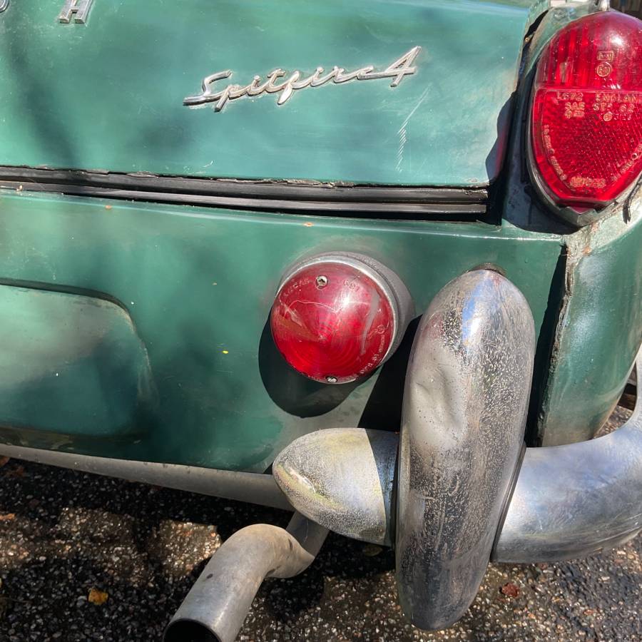 Triumph-spitfire-1964-green-1