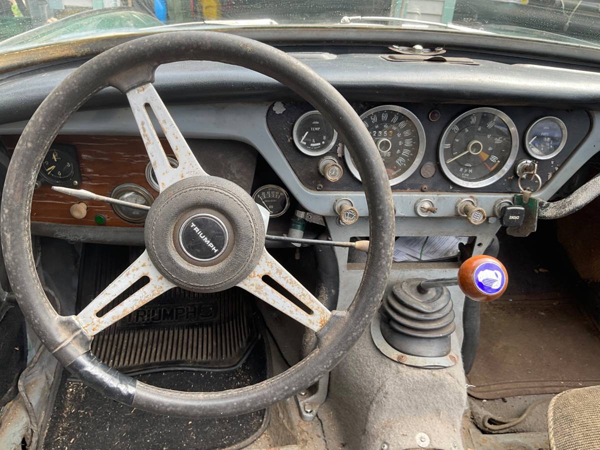 Triumph-spitfire-1964-green-2