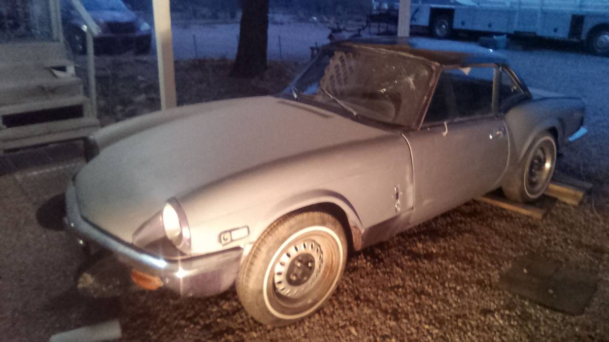 Triumph-spitfire-1974-grey-2