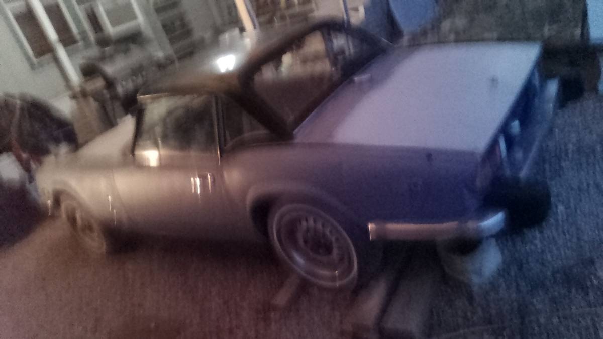 Triumph-spitfire-1974-grey-3