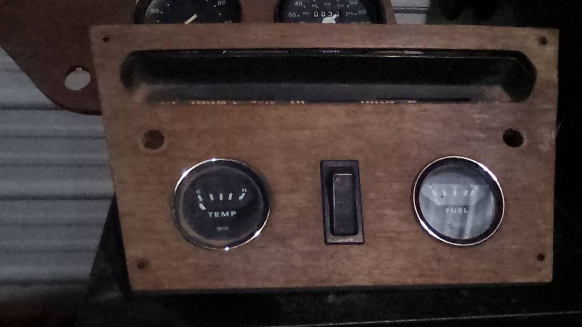 Triumph-spitfire-1974-grey-9