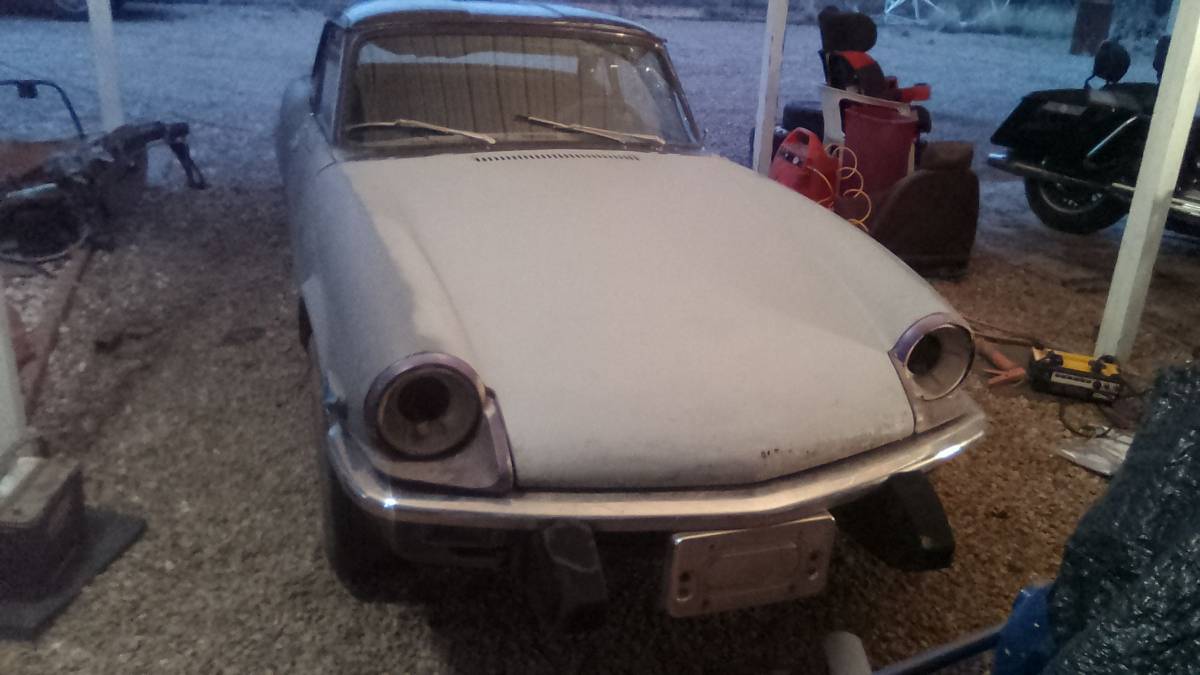 Triumph-spitfire-1974-grey