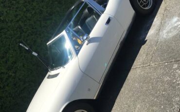 Triumph-stag-1972-white