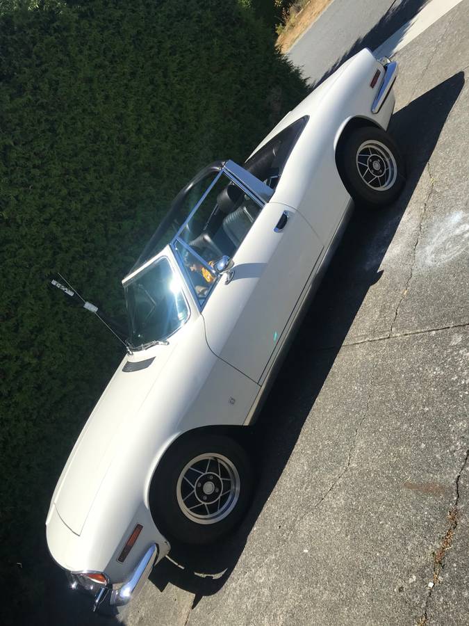 Triumph-stag-1972-white