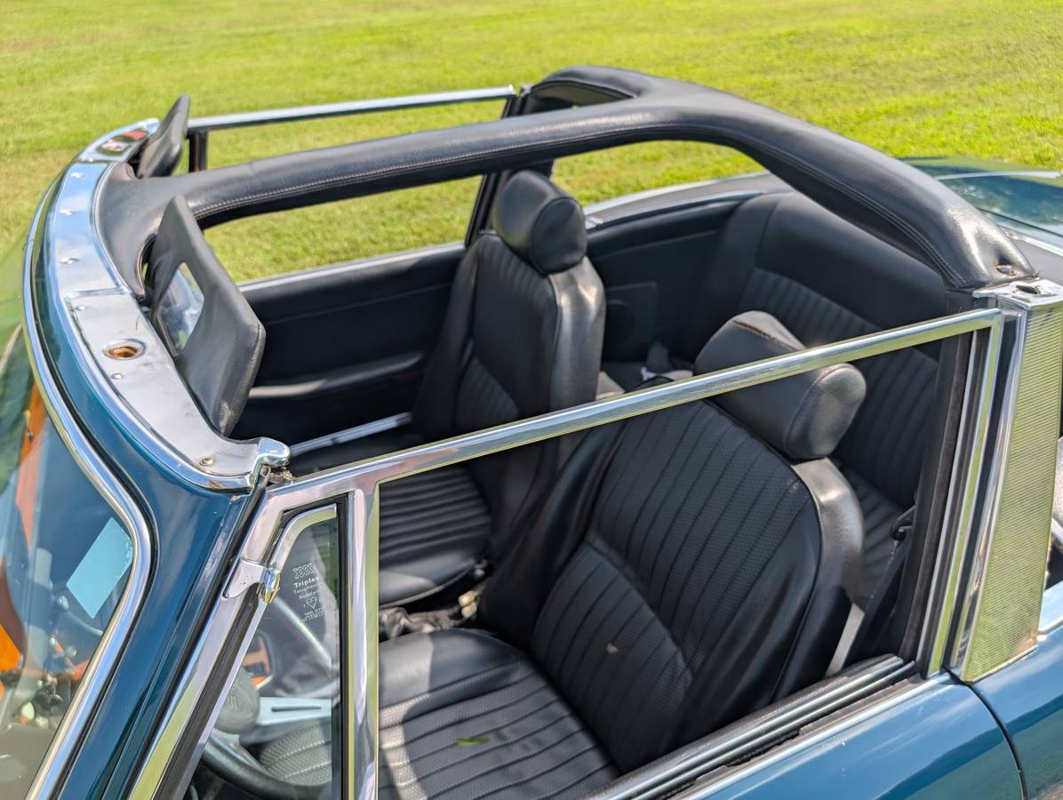 Triumph-stag-1973-green-2