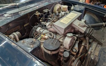 Triumph-stag-1973-green-21