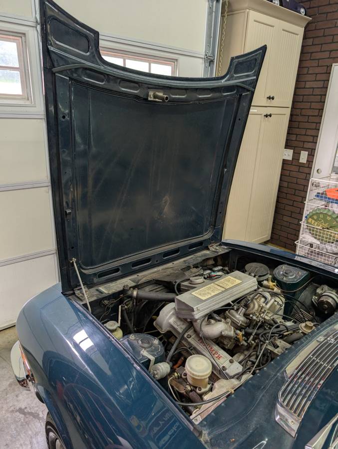 Triumph-stag-1973-green-7