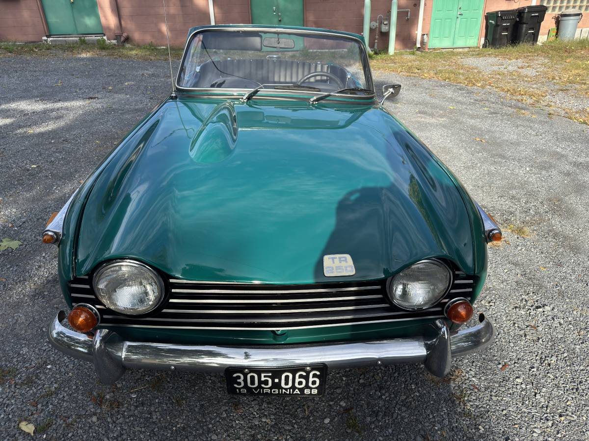 Triumph-tr250-1968-green-10