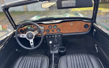 Triumph-tr250-1968-green-14