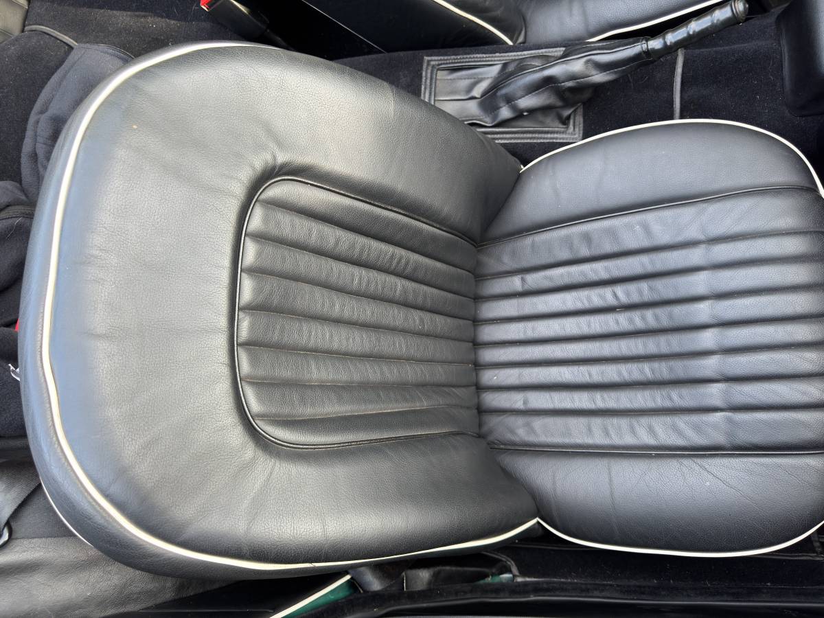 Triumph-tr250-1968-green-15