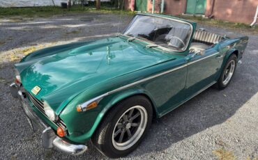 Triumph-tr250-1968-green