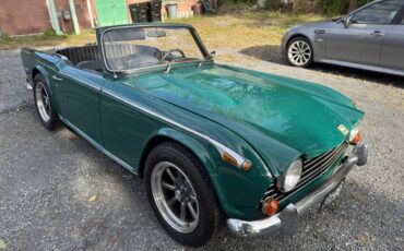 Triumph-tr250-1968-green-6