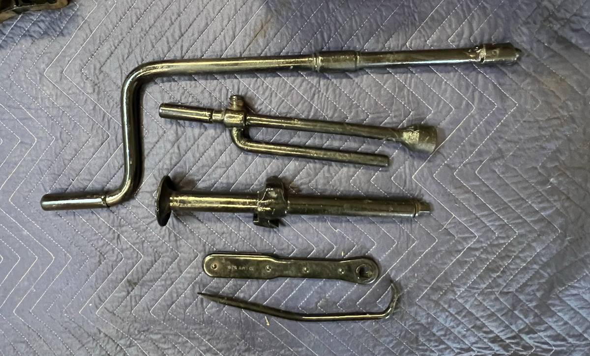 Triumph-tr3-1960-red-12