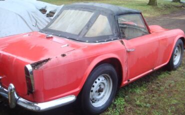 Triumph-tr4-1962-red-4