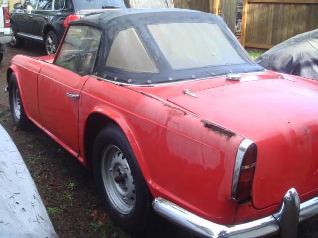 Triumph-tr4-1962-red-5