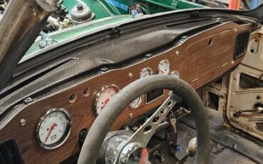 Triumph-tr4a-1967-green-1