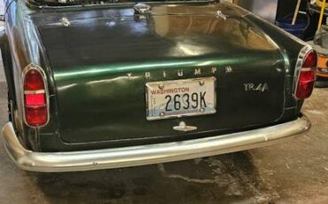 Triumph-tr4a-1967-green