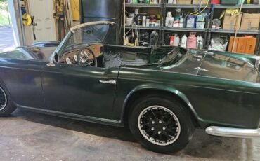 Triumph-tr4a-1967-green-5