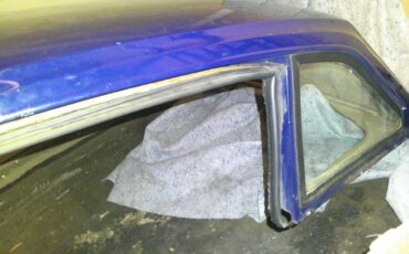 Triumph-tr6-1974-blue-2