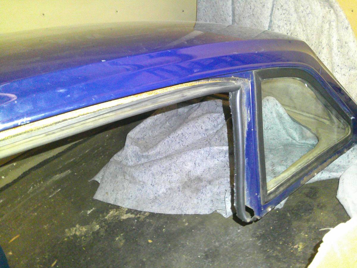 Triumph-tr6-1974-blue-2