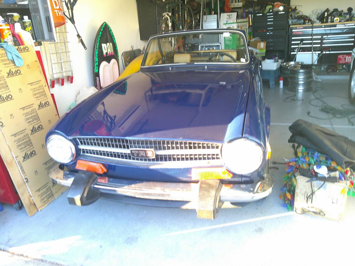 Triumph-tr6-1974-blue-4