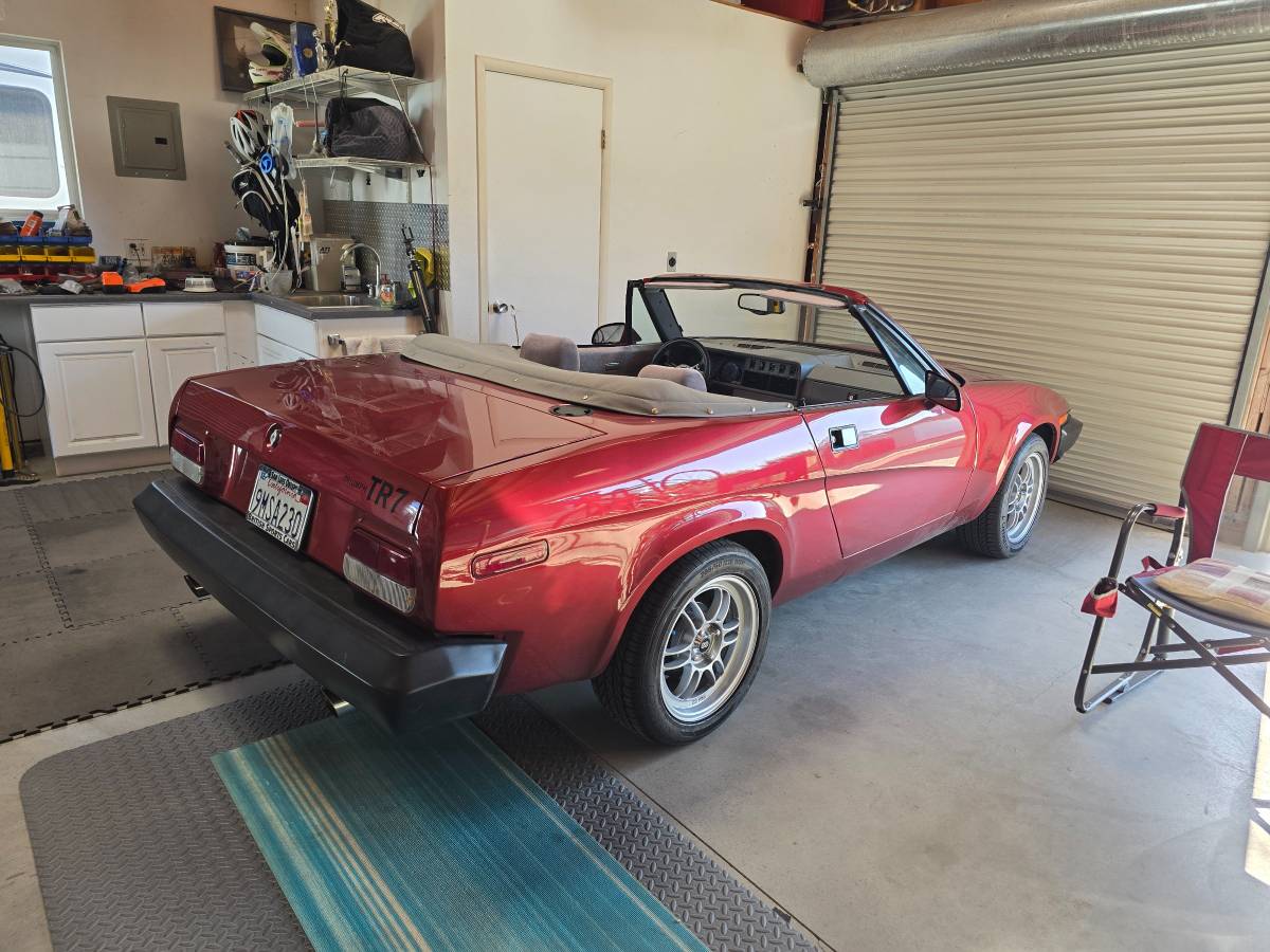 Triumph-tr7-1975-red-1