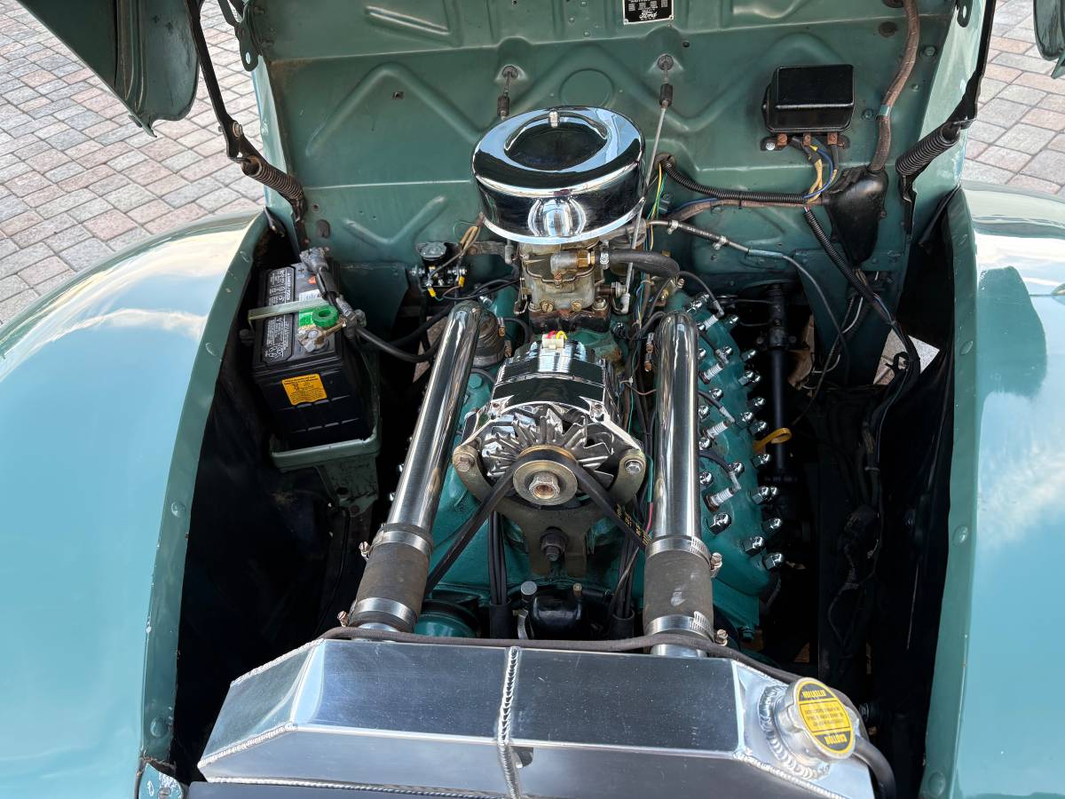 Two-door-ford-sedan-1940-green-1