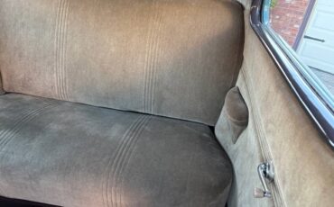 Two-door-ford-sedan-1940-green-13