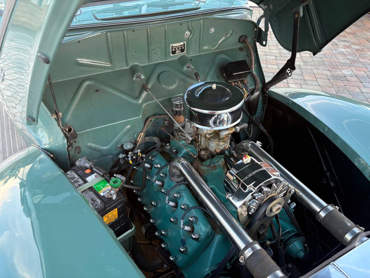 Two-door-ford-sedan-1940-green-20