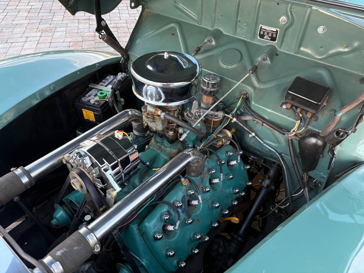 Two-door-ford-sedan-1940-green-21