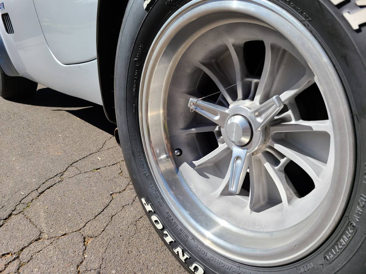 Unique-motorcars-fia-289-cobra-1964-silver-32