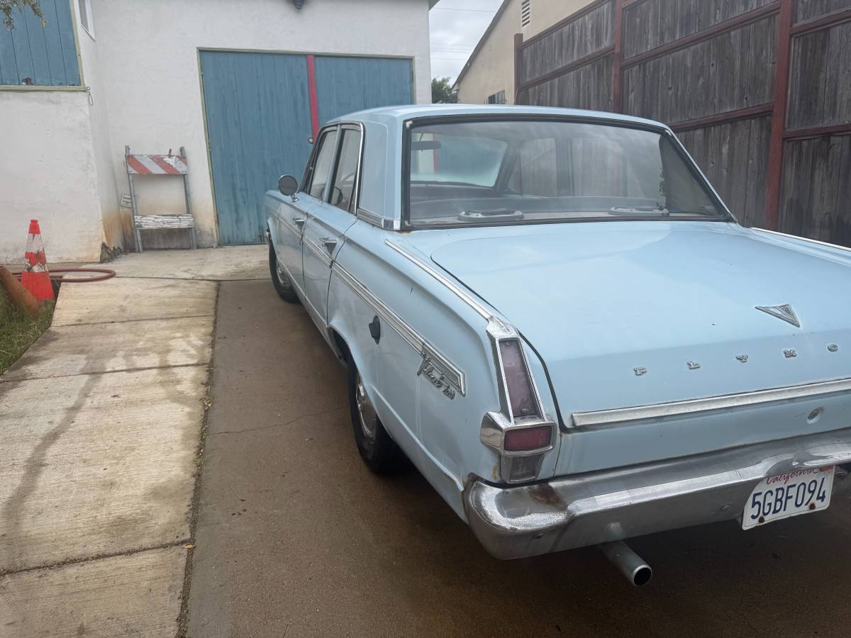 Valiant-200-1966-blue-3