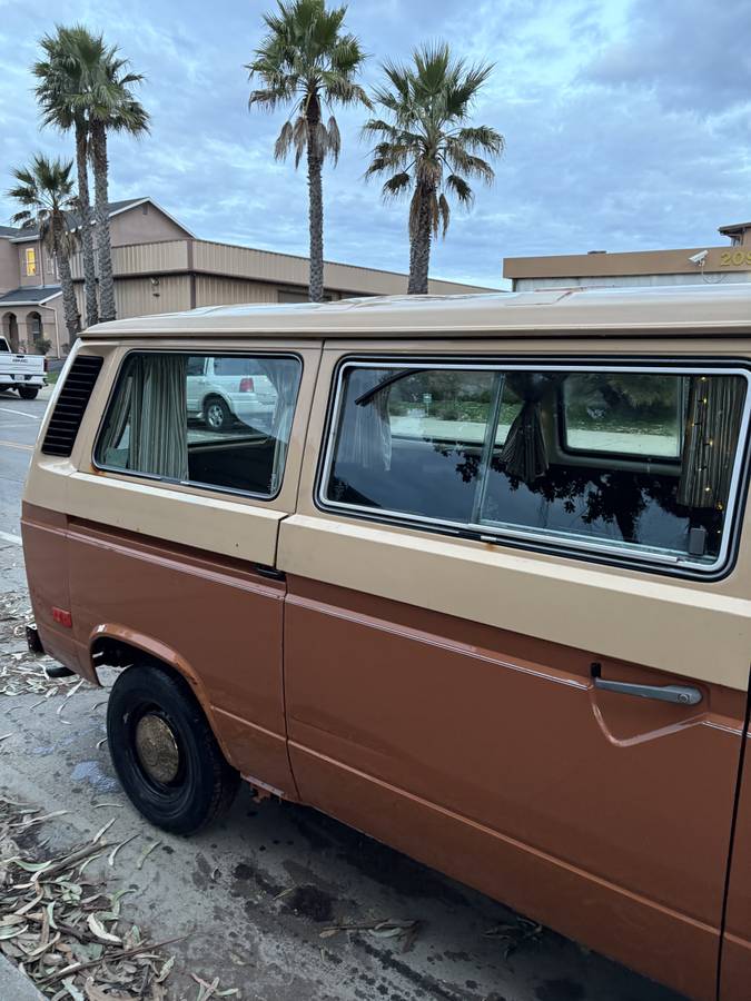 Vanagon-1982-orange-10