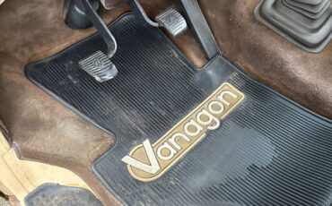 Vanagon-1982-orange-11