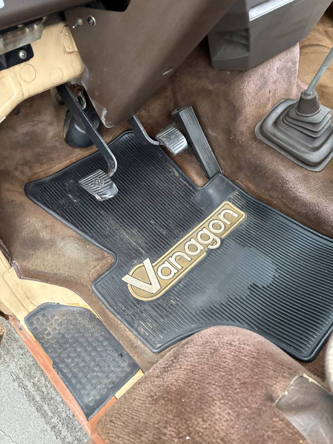 Vanagon-1982-orange-11