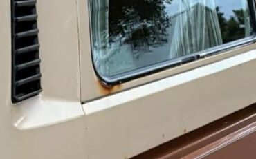 Vanagon-1982-orange-12