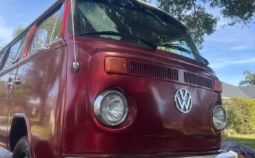 Volk-vn-1976-red