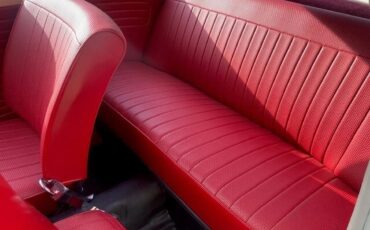Volkswagen-1300-1967-White-Red-1