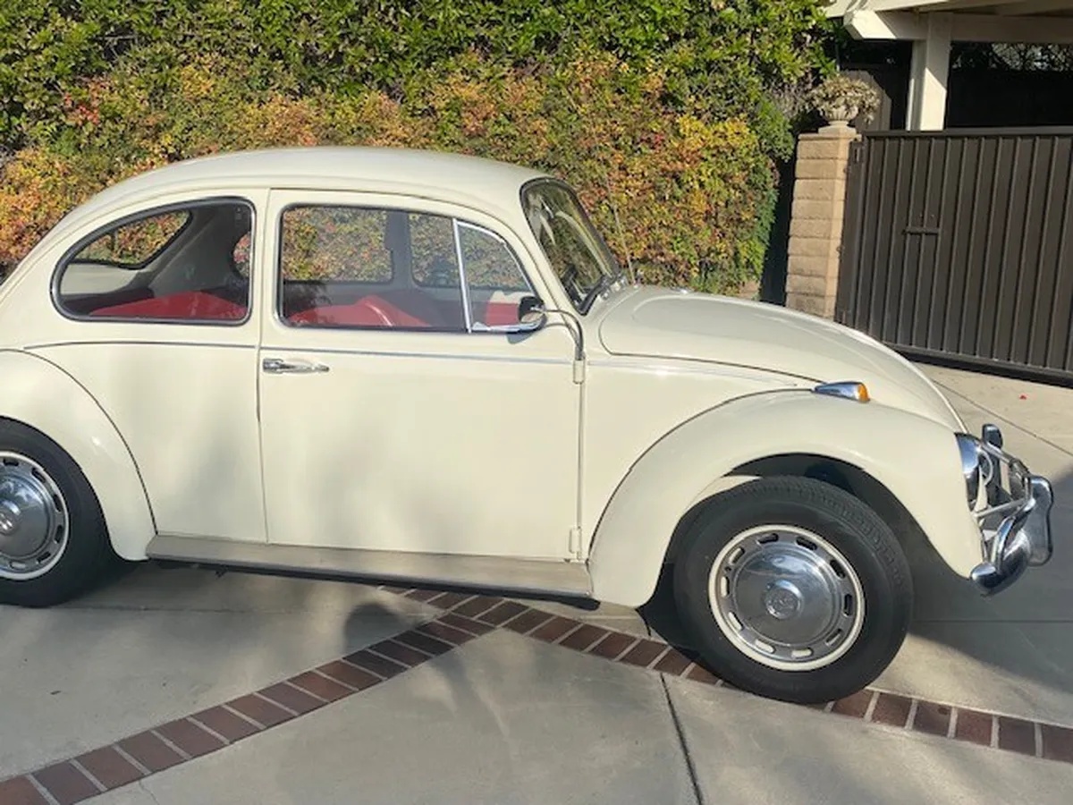 Volkswagen-1300-1967-White-Red-2