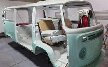 Volkswagen-1974-green-1