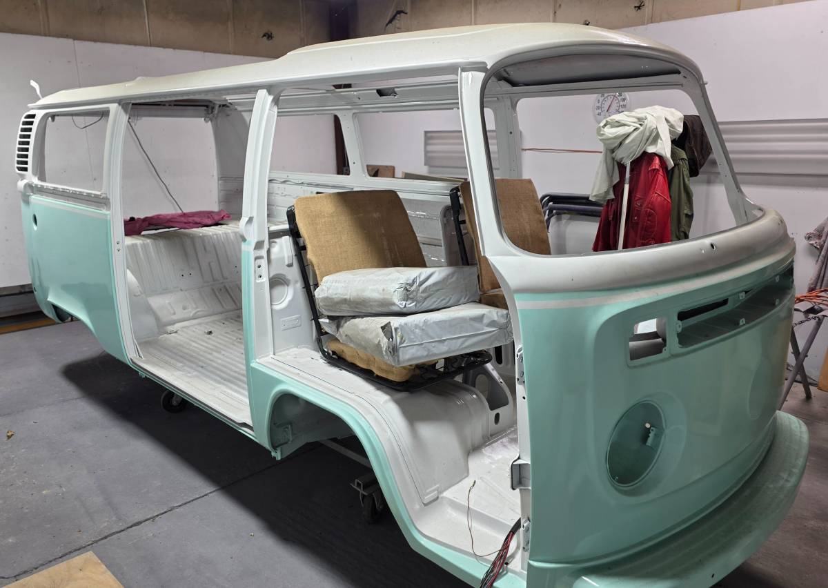 Volkswagen-1974-green-1