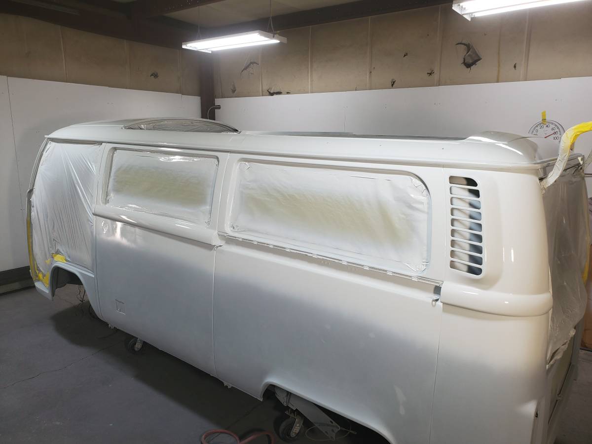 Volkswagen-1974-green-11