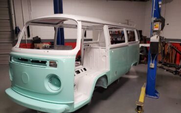 Volkswagen-1974-green-13