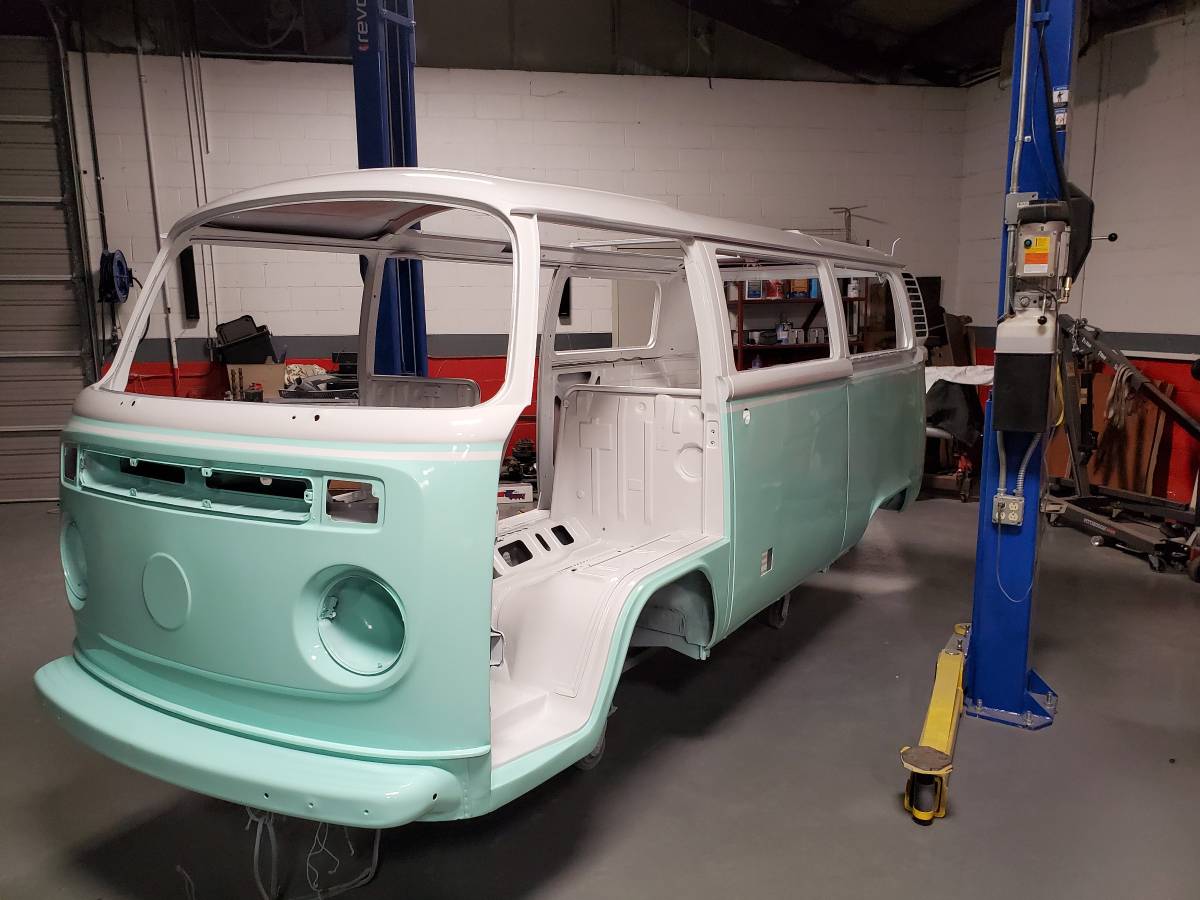 Volkswagen-1974-green-13