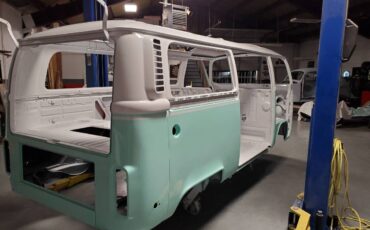 Volkswagen-1974-green-19