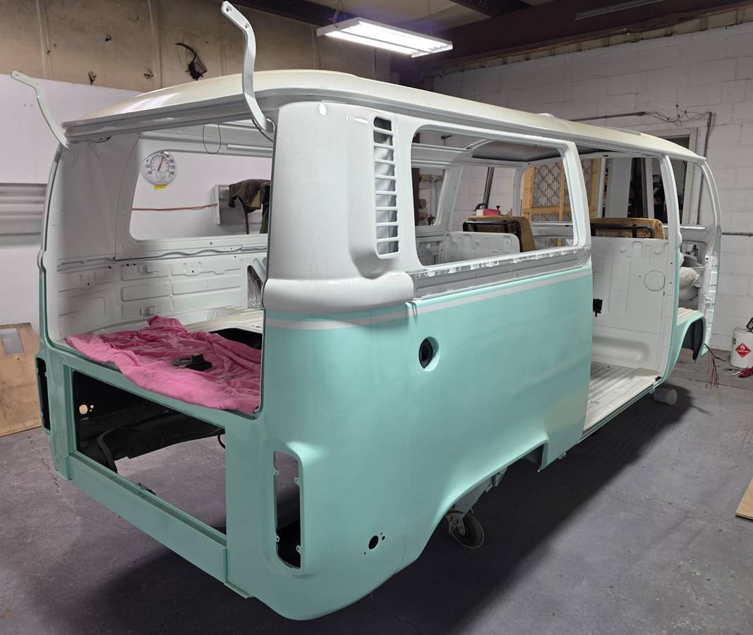 Volkswagen-1974-green-20